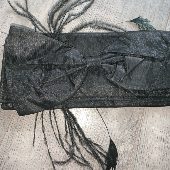 Black clutch with feathers - Picture 2 of 7